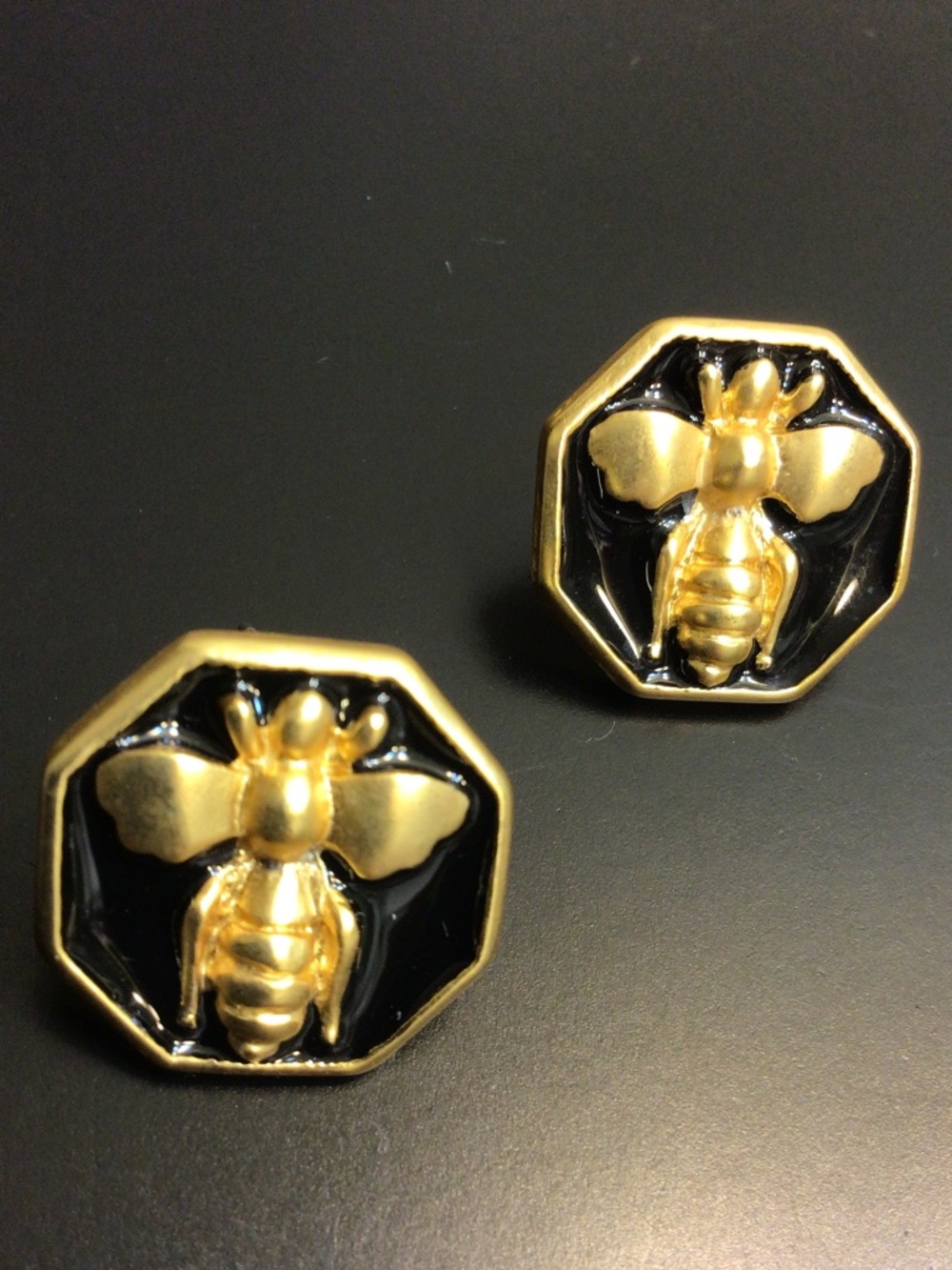 Stylish Fornash Classic Enamel Bee Pierced Earrings
